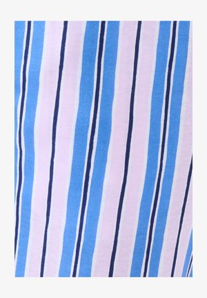 Verticale streeppatroon met afwisselend brede blauwe en roze strepen, gescheiden door dunne witte en donkerblauwe lijnen op stof.
