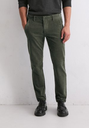 SHAPED AUS WEICHEM STRETCH - Pantalon classique - mangrove