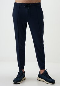 Unselected, dark blue