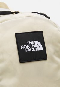 The North Face HOT SHOT UNISEX - Nahrbtnik - gravel/black