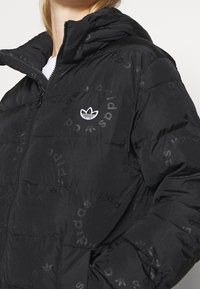 adidas Originals Zimní kabát - black