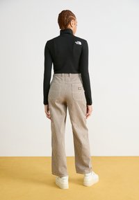 Dickies HICKORY PANT - Kelnės - mushroom