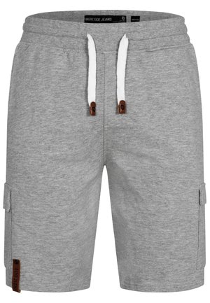 Grijze casual shorts met witte trekkoorden, zijzakken en een klein bruin label met de tekst Indicode op het linkerbeen.