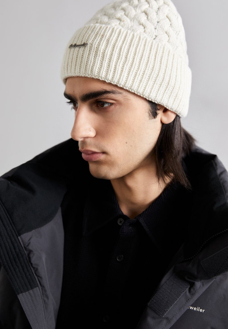 Holzweiler - ERICA CABLE BEANIE UNISEX - Mütze - ecru, Vergrößern