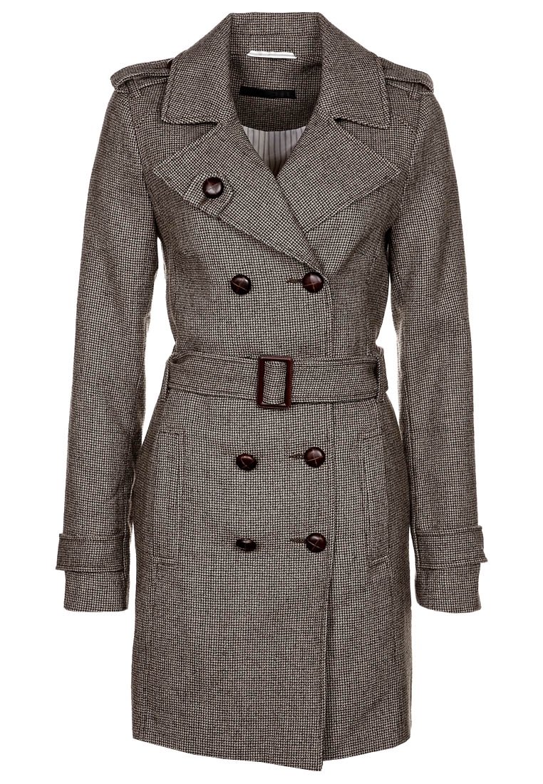 Dwurzędowy płaszcz trench w wzór houndstooth, z brązowymi guzikami, paskiem w talii i kołnierzem z wcięciem.