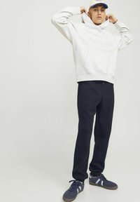 Jack & Jones COMFORT FIT - Pantaloni sportivi - dark navy