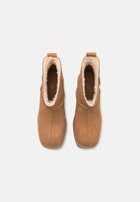 UGG Bottines à talons hauts - cognac