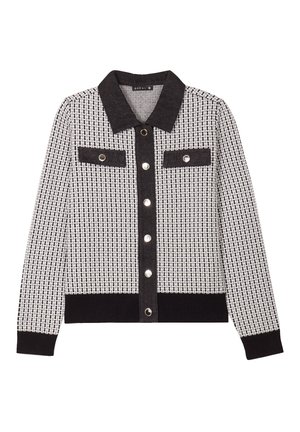 Cardigan à col, en motif à carreaux noir et blanc, avec deux poches avant, des boutons en argent et un ourlet et des poignets côtelés.