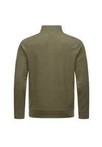 Pullover verde oliva con collo alto, maniche lunghe e tessuto testurizzato. Caratterizzato da un colore uniforme e un design semplice e pulito.