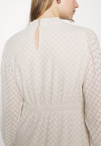 ONLY ONLEMMERY HIGHNECK DRESS - Φόρεμα ημέρας - pumice stone