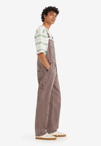 Levi's® Workwear RED TAB™ OVERALL - Kombinezoni - super sour