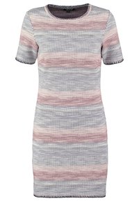 Robe en maille à manches courtes avec rayures horizontales rose, blanc, gris et noir, dotée d'un col rond et d'une silhouette ajustée.
