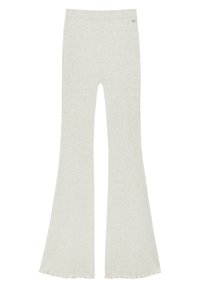 Pantalon évasé gris clair côtelé avec une taille lisse et une finition texturée, présentant un léger volant à l'ourlet pour un détail supplémentaire.