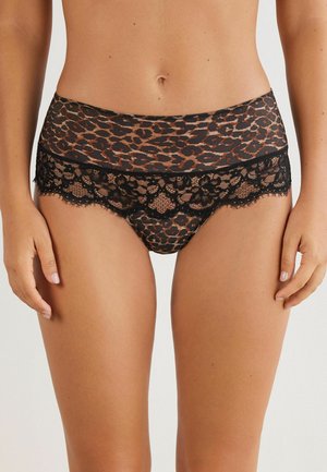 Trusser med leopardmønster og sort blondekant ved taljen og benene. Har blødt stof og et semigennemsigtigt design. Moderne hipster-snit.