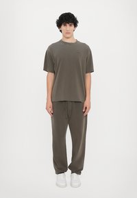 CLOSED JOGGER - Joggebukse - khaki