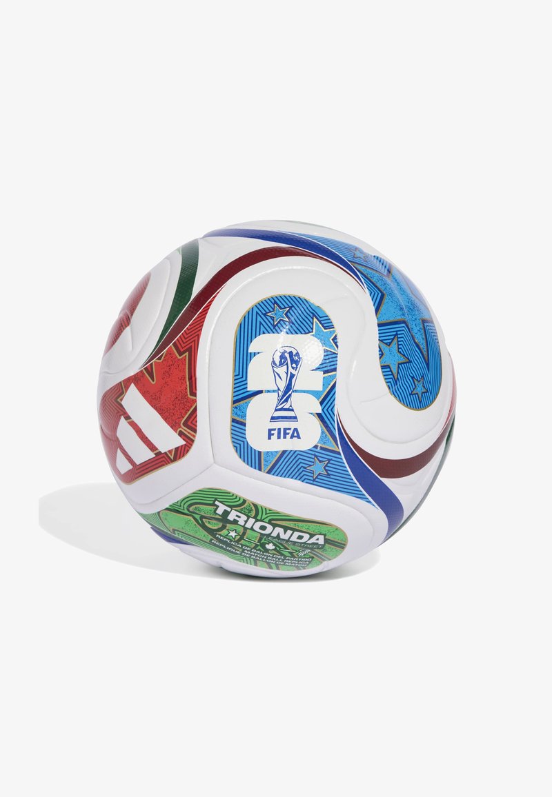 Valkoinen Adidas-jalkapallo monivärisillä graafisilla paneeleilla, FIFA-logo ja "Trionda" -brändäys valkoista taustaa vasten.