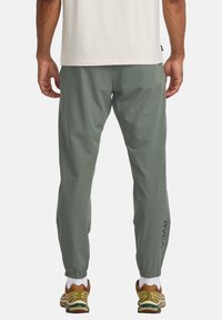 RVCA Tepláky - mottled green