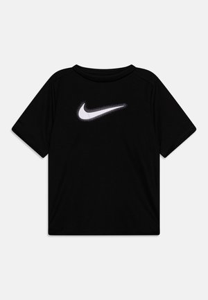 T-shirt noir à manches courtes en tissu lisse, arborant un grand logo Nike en swoosh blanc sur le devant. Encolure ronde, coupe décontractée.