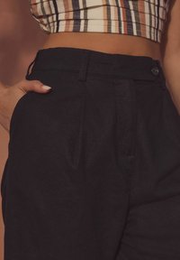 Next PETITE FIT - RICH CITY - Kratke hlače - black