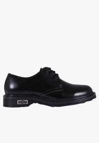 Scarpe stringate in pelle nera con finitura liscia, punta arrotondata e suola in gomma testurizzata con un piccolo logo metallico.