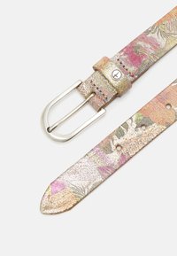 Floral-patterned belt in iridescent leather with a silver metal buckle, featuring multiple adjustment holes and a textured finish.