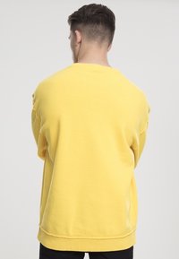 Urban Classics Sudadera - yellow
