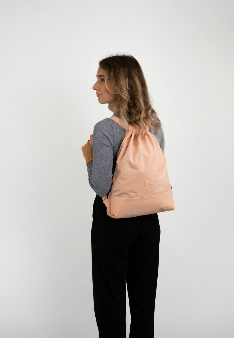 Larkson NO 7 - Hátizsák - peach