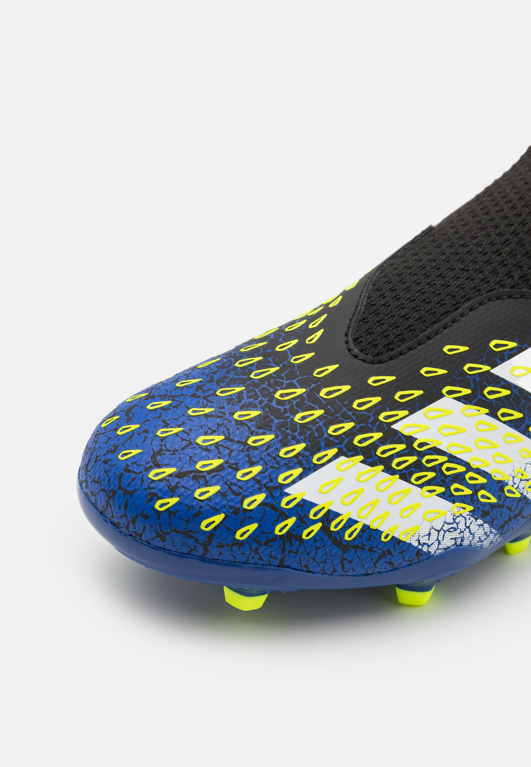 adidas Performance PREDATOR FREAK - Botas de fútbol con tacos - core  black/footwear white/solar yellow/negro - Zalando.es
