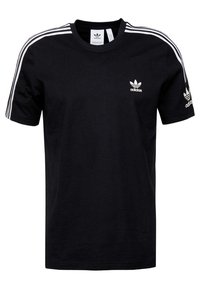 Camiseta de algodón negra con mangas cortas, que presenta tres rayas blancas a lo largo de los hombros y un pequeño logo blanco de Adidas en el pecho.