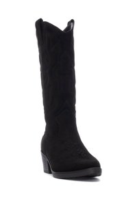 Bota vaquera de ante negro con puntera puntiaguda, detalles bordados a lo largo del caña, tacón apilado y lengüetas en la parte superior.