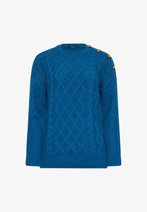 Suéter de punto azul con un patrón de trenzas, escote redondo y acentos de botones en tono dorado en el hombro izquierdo. Tejido texturizado, mangas largas.