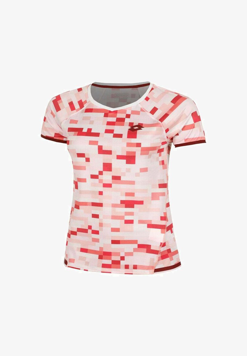 Camiseta de manga corta en rojo y rosa con un patrón pixelado, cuello redondo y ribete en contraste. Fabricada con un material transpirable y texturizado.