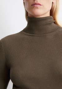 Marc O'Polo LONGSLEEVE STRUCTURE - Strickpullover - pure brown