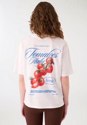 AMPIA CON STAMPA POMODORI - T-shirt con stampa - bianco ottico