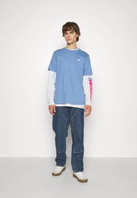 Thumbnail Image 6
