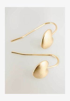 Orecchini in tonalità oro con finitura spazzolata, design a forma di cuore e ganci allungati, con bordi lisci e uno stile minimalista.