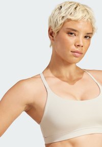 adidas Performance ALL ME - Sujetadores deportivos con sujeción ligera - beige