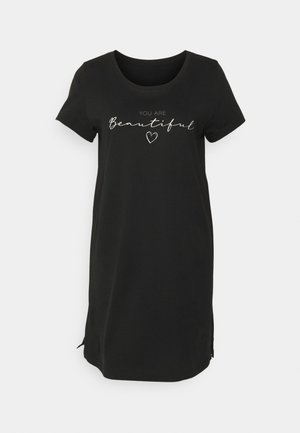 Robe noire à manches courtes avec col rond et fentes latérales, arborant un texte blanc qui dit "VOUS ÊTES BELLE" avec un accent en forme de cœur.