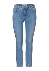 Jeans in denim blu chiaro con vestibilità slim, tasche frontali, chiusura con zip e bottone. Presentano una leggera scoloritura e cuciture a contrasto.