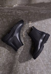 Even&Odd Platform-nilkkurit - black