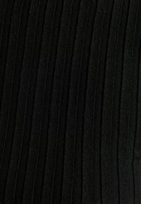 Bershka Stickad tröja - black