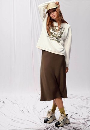 MIT RUNDHALSAUSSCHNITT - Sweatshirt - cream khaki