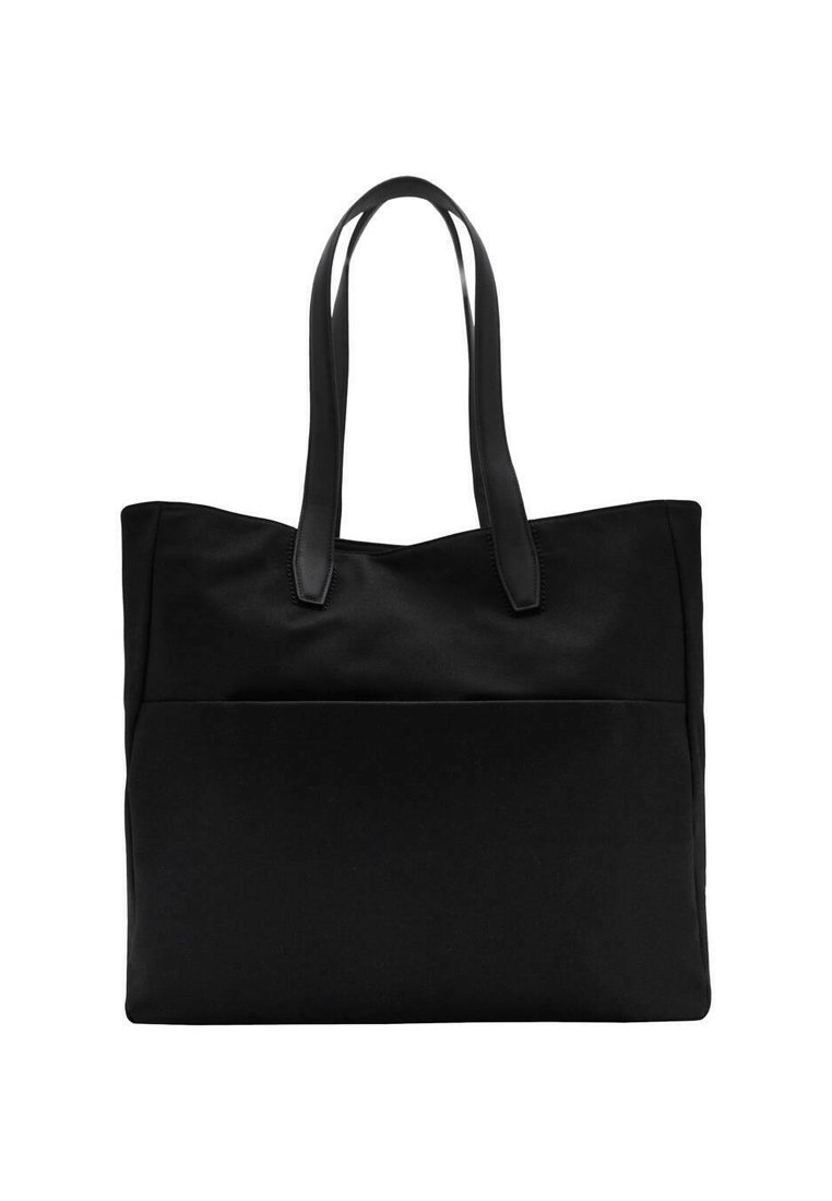 Sac fourre-tout noir avec deux longues poignées, fabriqué en tissu lisse. Comprend une poche avant et un design minimaliste. Pas de matériel ou de motifs visibles.