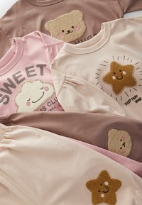 Next 3 PACK - REGULAR FIT - Pigiama - neutral  pink character