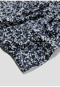 s.Oliver Szalik komin