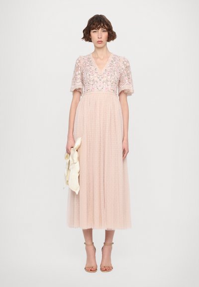 Needle & Thread ROSIE BODICE SHORT SLEEVE V NECK GOWN - Oblačila za posebne priložnosti - pearl pink