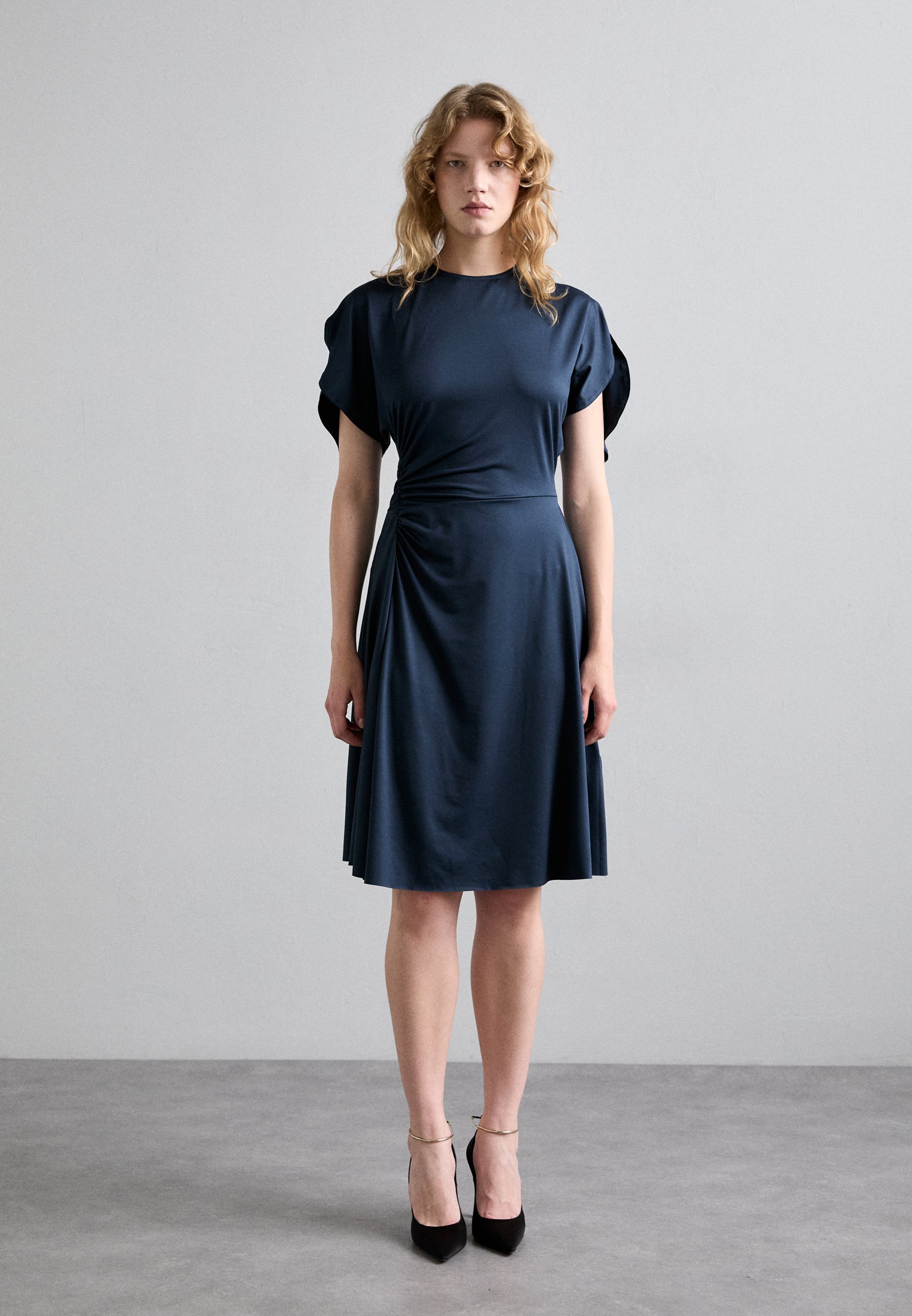 Victoria Beckham CREW NECK DRESS - Robe en jersey - midnight/bleu marine -  ZALANDO.FR