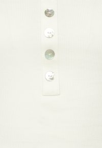 ONLY Petite ONLNESSA SHORT BUTTON  - Top - cloud dancer