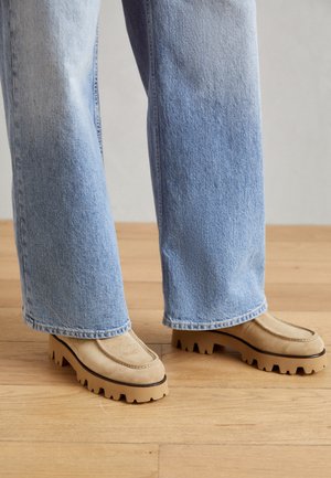 Plateaustiefelette - beige