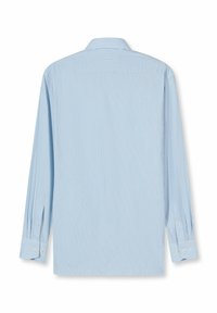Hellblaues Hemd mit langen Ärmeln, vertikalen weißen Streifen, Knopfmanschetten und klassischem Kragen. Glatte Textur, Rückansicht gezeigt.